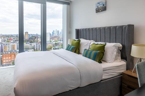 Enjoy smart city living in this lovely apartment.