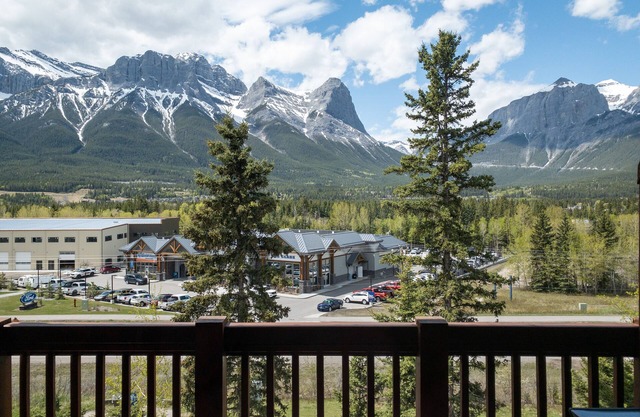 Enjoy Some of the Best Mountain Views In Canmore, Falcon Crest Lodge