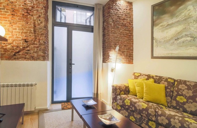 Enjoy the center of Madrid! Sharing Co. 2 Bedroom Apartment