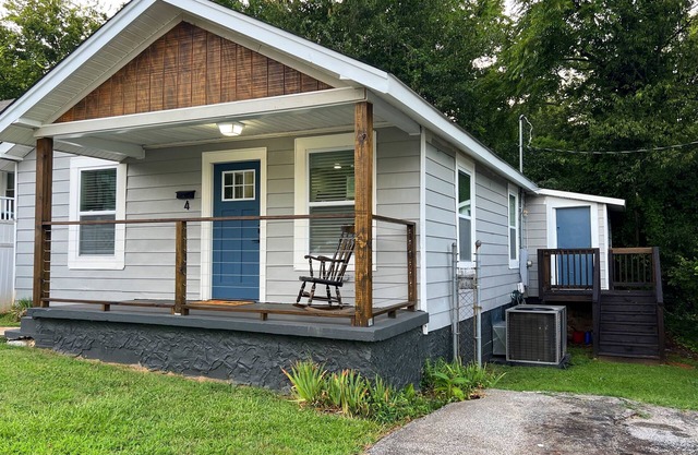 Enjoy your stay in the West End of Greenville in our Mill Village House