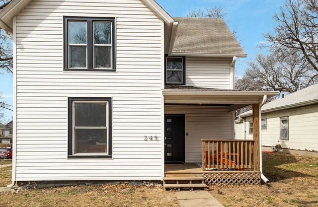 Enjoyable 4-bedroom house with AC in Lincoln