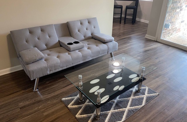 Entire 1 Bedroom Rental Unit with Free Parking
