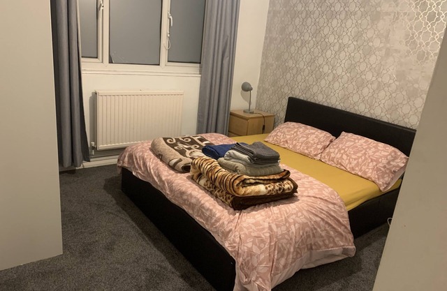 Entire 2-bedroom apartment in marvellous London with WiFi