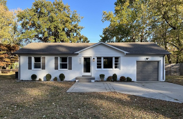 Entire- 3BR Stylish and Cozy Home - 10 min from post and downtown
