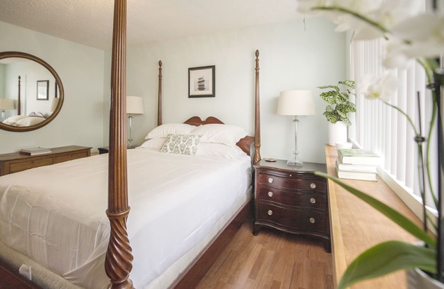 Entire APT: laundry+parking+kitchen+Wi-fi+AC+Outdoor Patio
