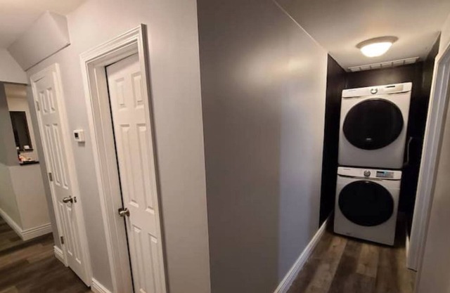 Entire Duplex by convention center W/ RV Parking!