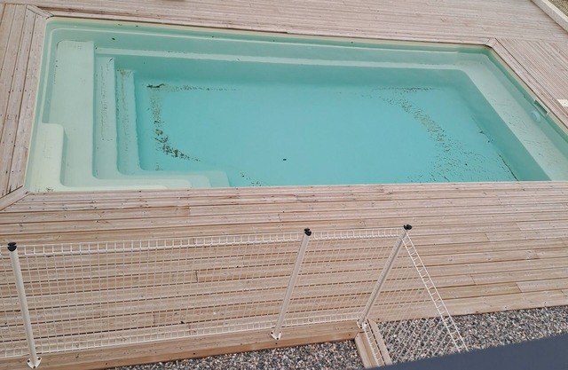 Entire dwelling located near the sea with shared pool and garage.