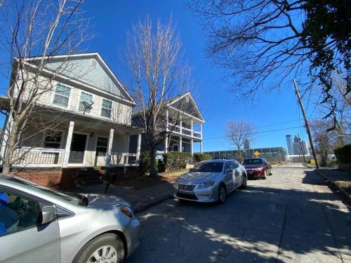 Entire Home Downtown ATL! Walk to GWCC and more!