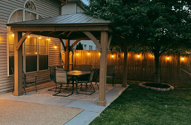 ⭐️⭐️⭐️⭐️⭐️ Entire House- 10 min from KY Horse Park, 15 min from UK