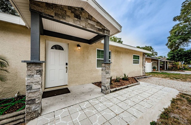Entire House close to the beaches, Ballpark, EddieC Moore & Joe DiMaggio Stadium