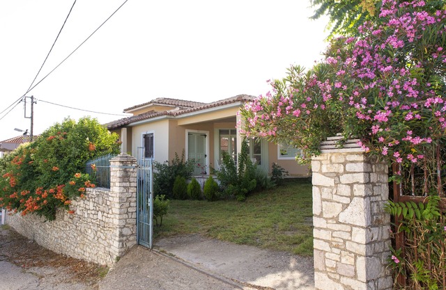 Entire house with amazing view near Olympia