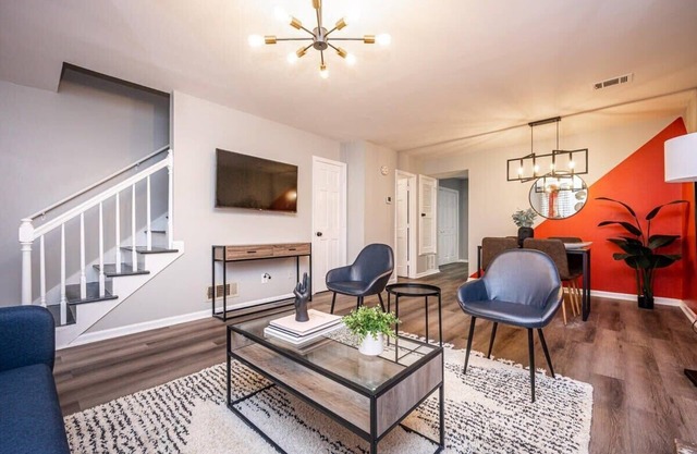 Entire Place Cozy Quiet 2b2b Townhouse