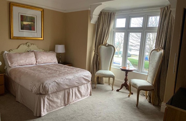 Entire Seaside Home, Sleeps 8, All en-suite rooms