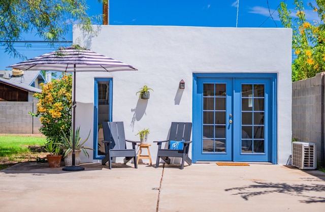 Entire Studio | Private Entrance | Sleeps 2