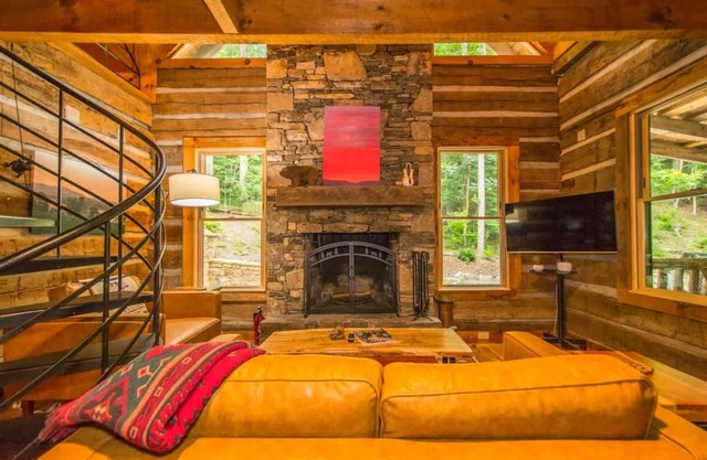 Epic 1BR Cabin w/Outdoor Fireplace~5 Min to Town