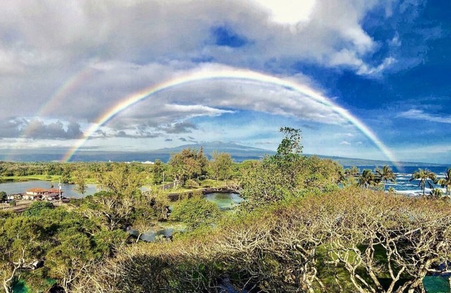 Epic Oceanfront Penthouse with Best Views in Hilo!