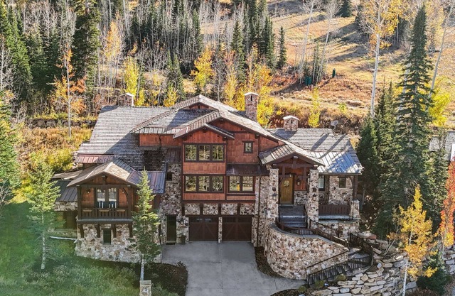 Equinox at Empire Pass | Ski in/out | Hot Tub | On Call Shuttle