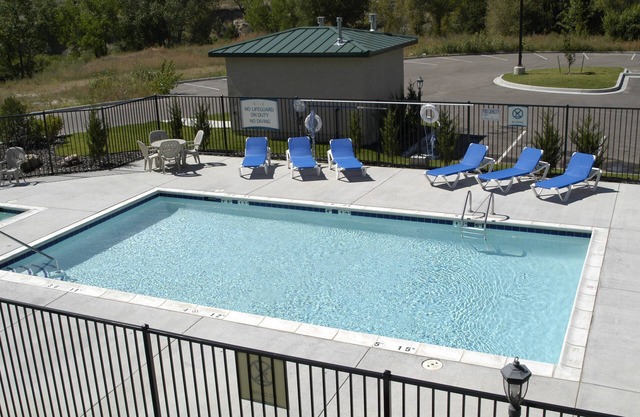 Equipped Suite with Seasonal Outdoor Pool Access! Housekeeping + Business Center