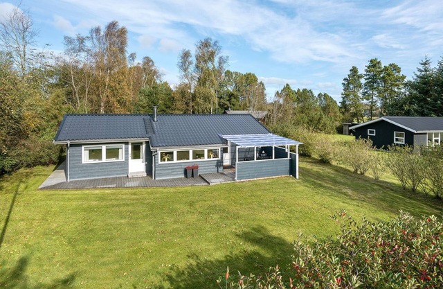 "Erhardt" - 800m from the sea by Interhome