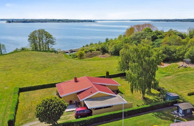 "Erin" - 200m from the sea by Interhome