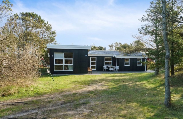 "Eroll" - 1.8km from the sea by Interhome