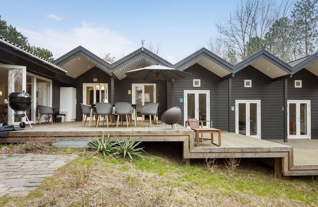 Escape city life and enjoy a relaxing vacation in this beautiful vacation home.