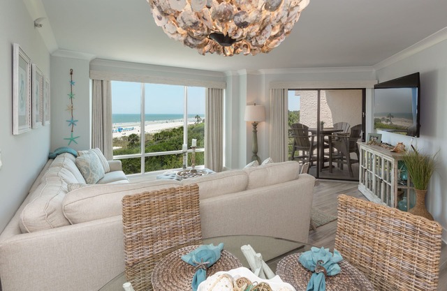Escape to Coastal Paradise!