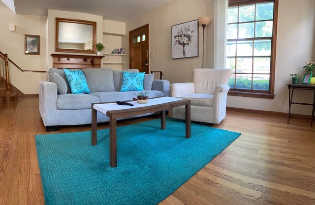 Escape to Comfort: Live like a Local