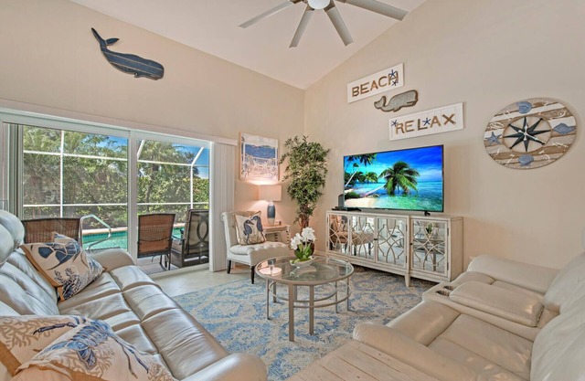 Escape to Paradise: Luxurious 3 Bed/2 bath w/Pooln
