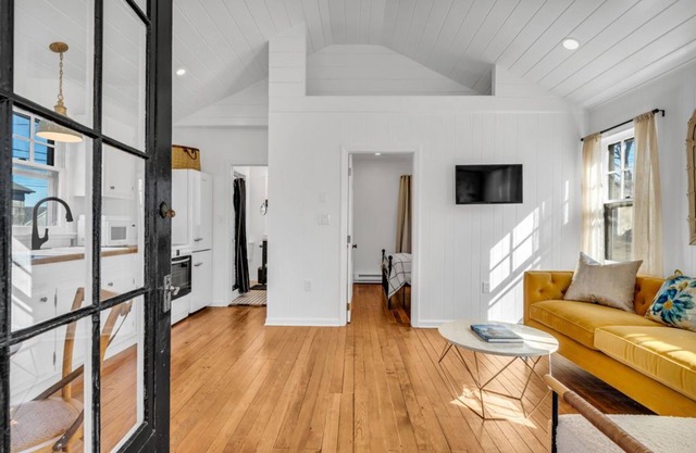 Escape to Your Tranquil Seaside Retreat at Clinton Beach Bungalows: Bungalow 3