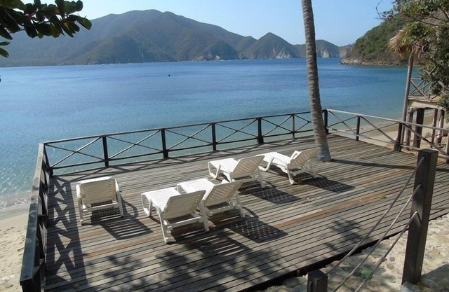 ESPECTACULAR CABAA DENTRO DEL TAYRONA