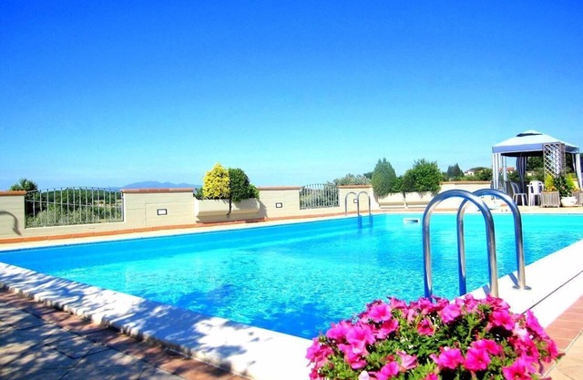 Estate with shared pool