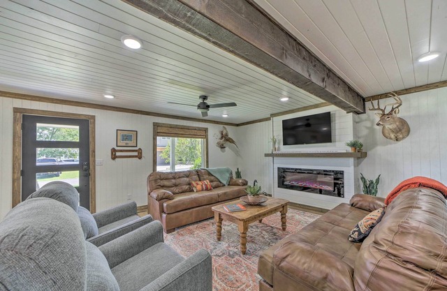 Eufaula Retreat w/Lake Views: Walk to Marina