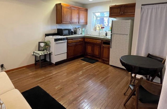 Evergreen Inn Cottage