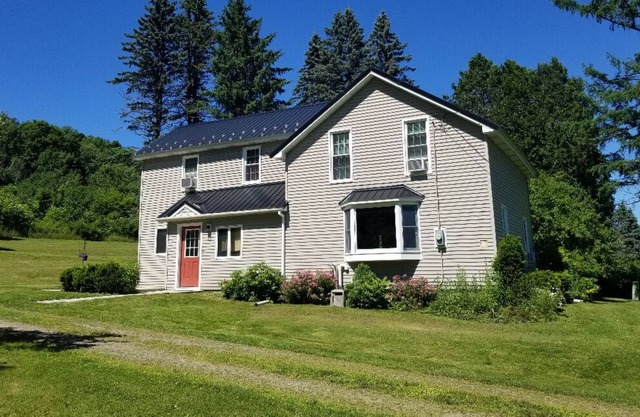 EVL Acres - Country living on 13 acres, close to the village and outdoor fun!
