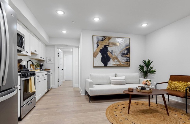 Excellent 2-BR Condo in Hip Area of DC