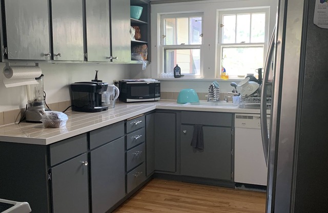 Excellent location! Close to OHSU, river and downtown