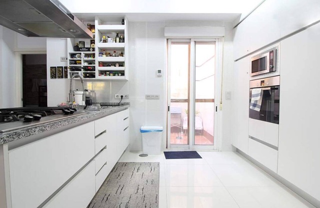 Excellent location less than 5 minutes walk to everything you need.