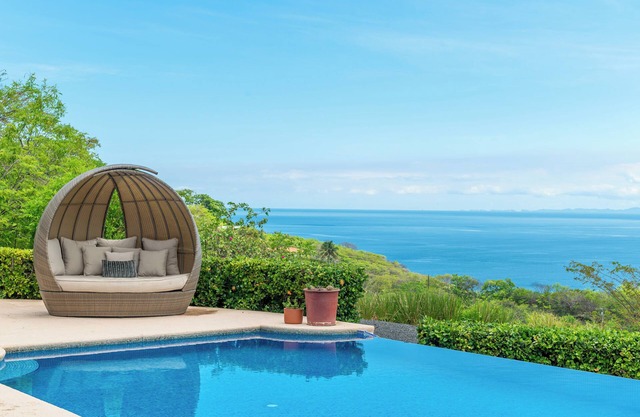 Exceptional 5-Bedroom Retreat in Ocotal: Unparalleled Views and Sunsets