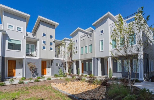 Exceptional Home in Trendy Chestnut Hill Near 12th South, Broadway, East Nashville, Gulch!