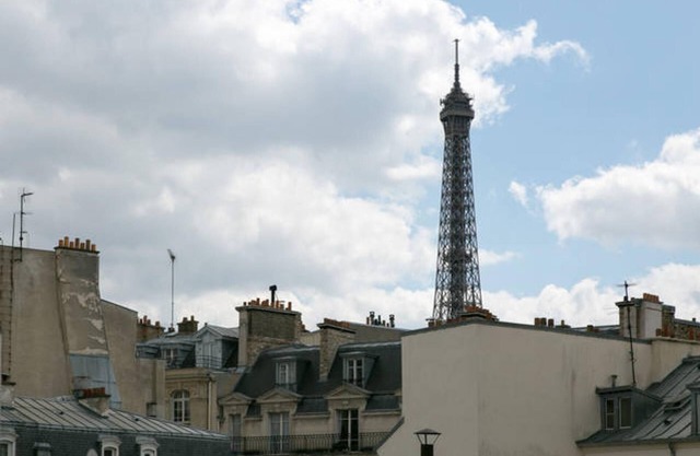 Exceptional Location: 2min walking from Trocadero and 10min from Eiffel Tower