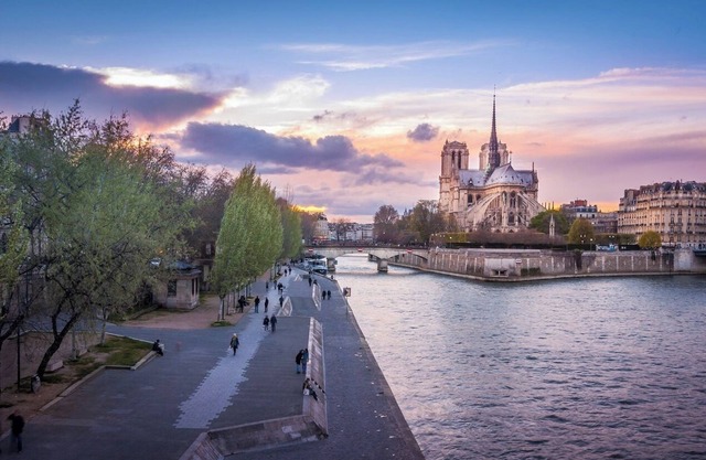 EXCEPTIONAL LOCATION & MESMERISING VIEW OF SEINE - QUAI DE LA TOURNELLE