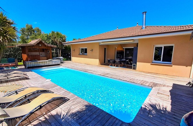 EXCEPTIONAL, PEACEFUL VILLA WITH HEATED POOL IN LÈGE CAP-FERRET