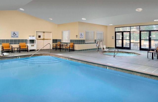 Exciting Games at Hillsboro Stadium! 2 Relaxing Units, Pool, Pet-friendly!