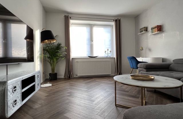 EXCLUSIVE 2 room ground floor apartment with balcony in top location!