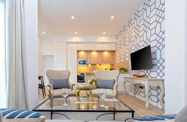 Exclusive 3-bedroom apartment in Seville. Teodosio I