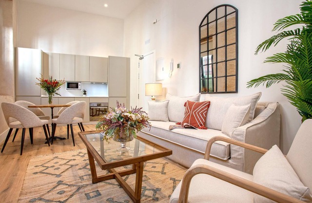 Exclusive apartment near Cathedral. Rodrigo Caro I