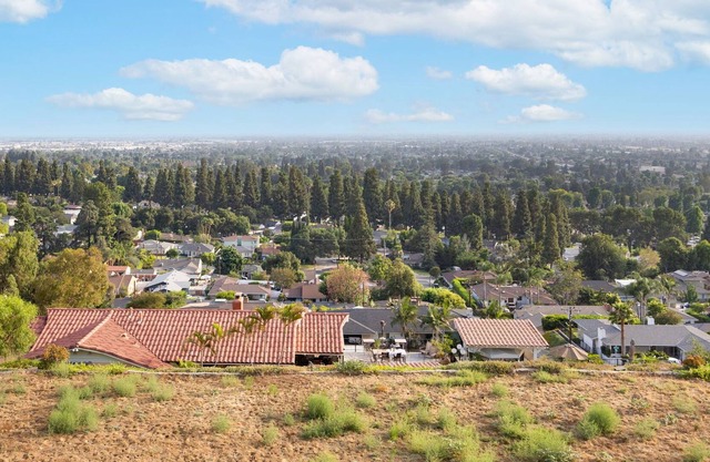 Exclusive Los Angeles view outhouse in Castle Home