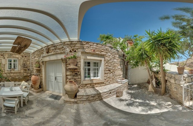 Exclusive natural stone holiday villa, comfort, luxury and tradition, private pool