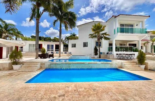 Exclusive Paradise Palms Villa w/Private Pool